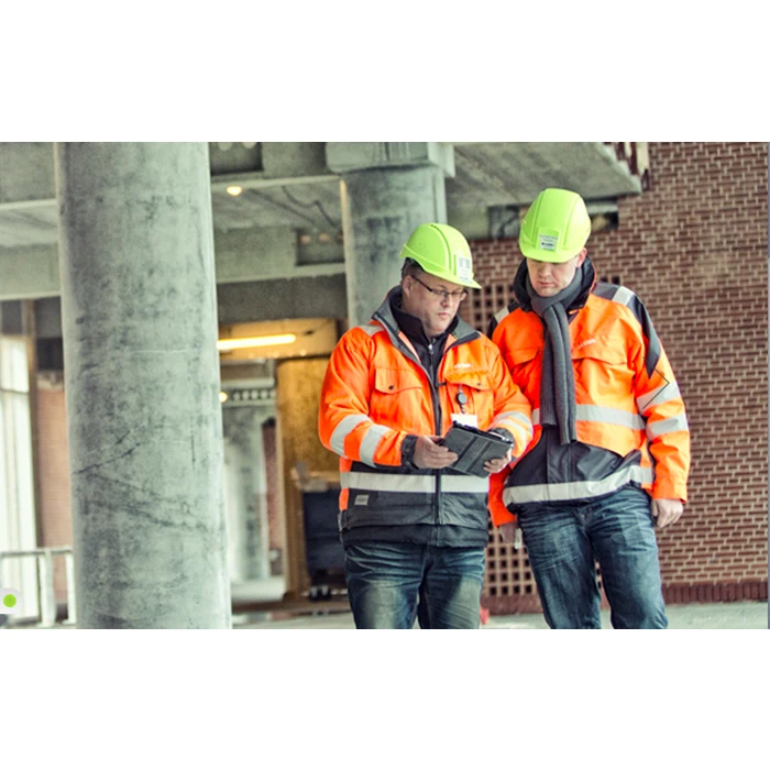 1 industri elektriker fra EL:CON en hel dag